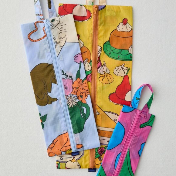NWT Baggu 3D Zip Set - Still Life (Apple & Banana, Table Cats, Patisserie) - Picture 1 of 4